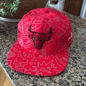 Chicago Bulls 2021-22 Artist Series Sergio Farfan Red Snapback Melonwear